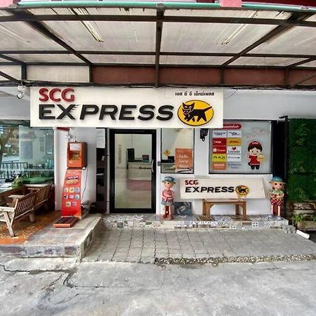 Ratanawong Place 807 Bangkok Bagian luar foto