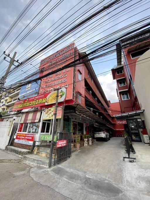Ratanawong Place 807 Bangkok Bagian luar foto