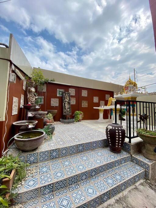 Ratanawong Place 807 Bangkok Bagian luar foto