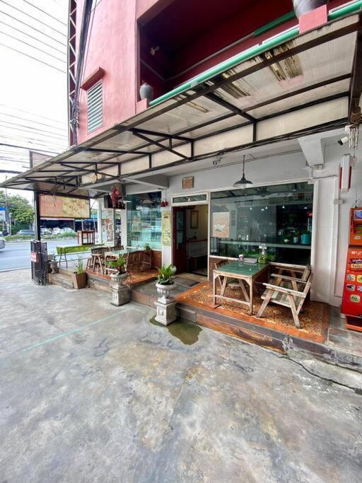 Ratanawong Place 807 Bangkok Bagian luar foto