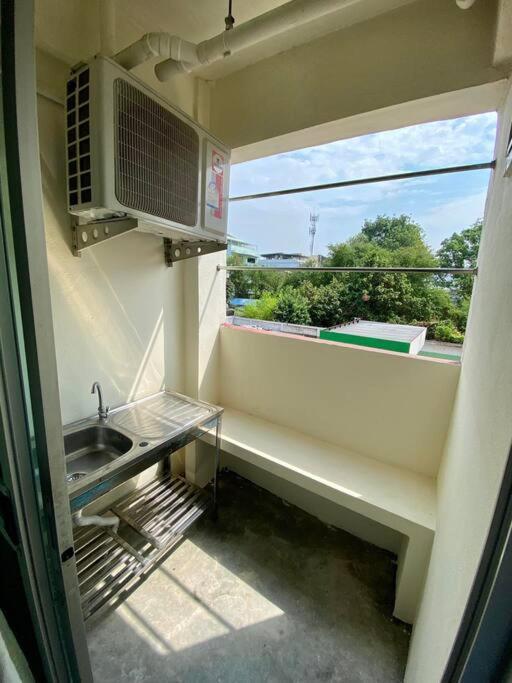 Ratanawong Place 807 Bangkok Bagian luar foto